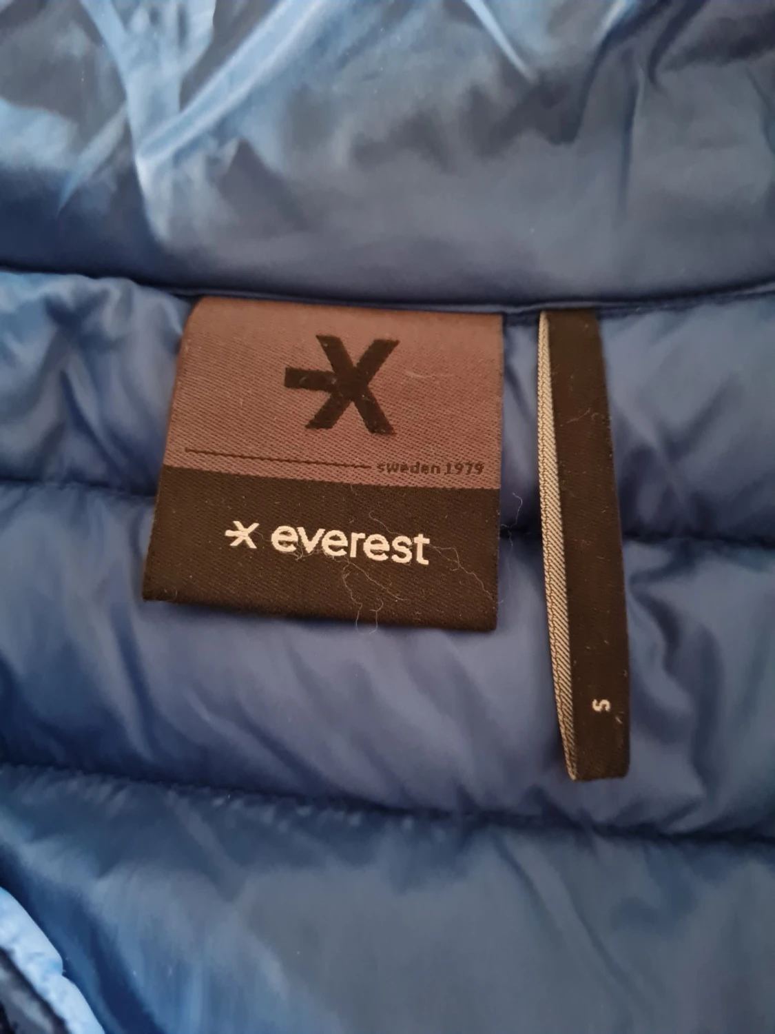 Blå dunjacka från Everest (Stadium) strl S - 2