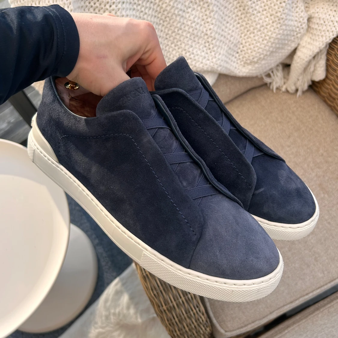 Mörkblå mocka sneakers från Zegna