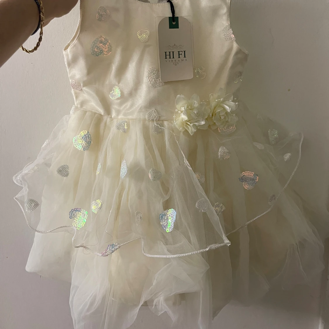 Champagnefärgad hjärtklänning Hi Fi