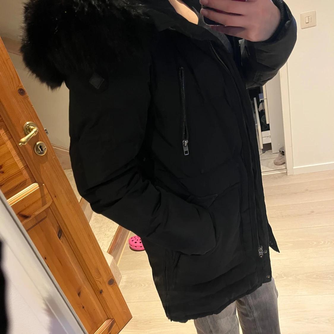 Svart pufferjacka från ONLY med huva - 1