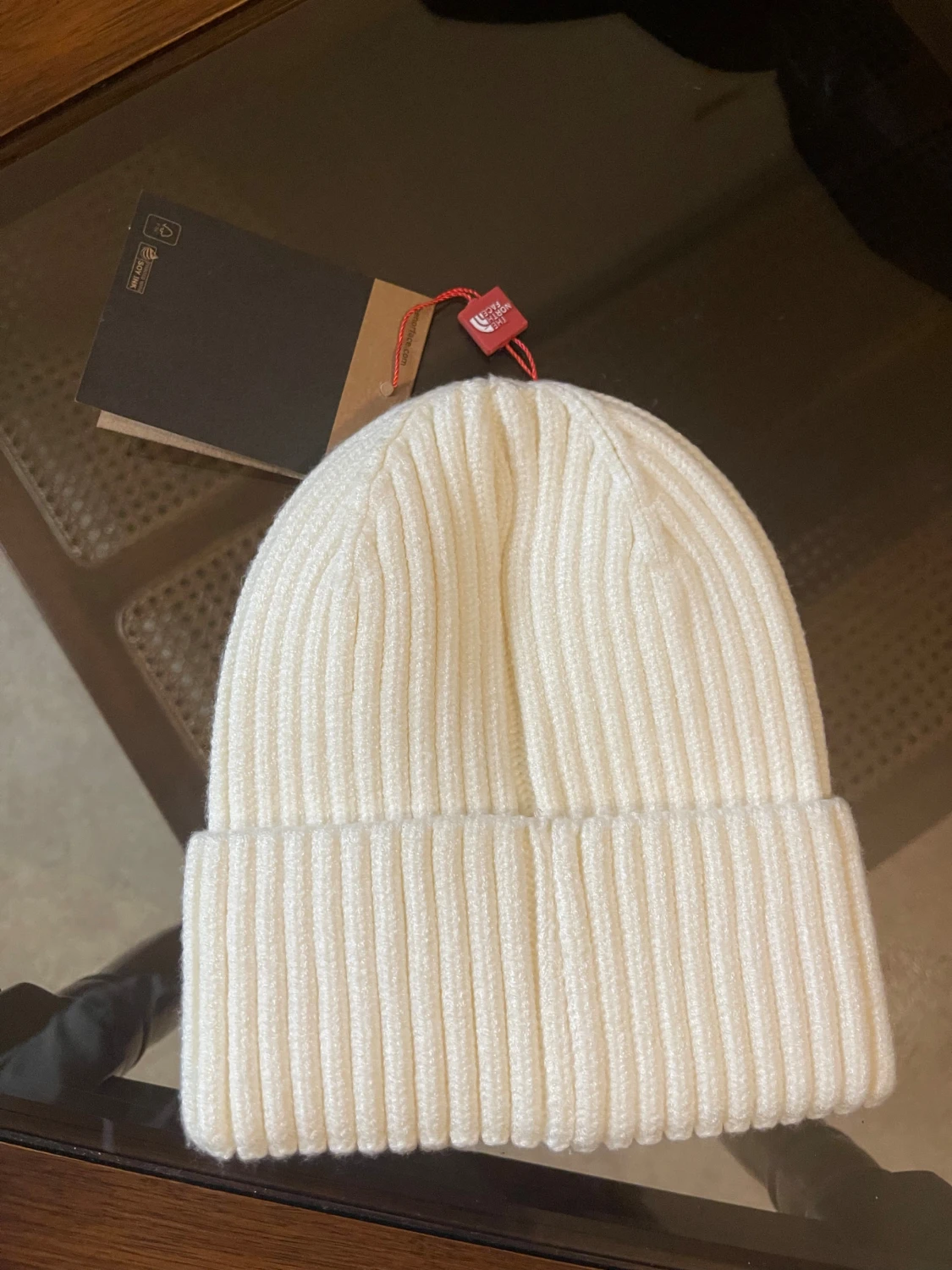 Vit ribbad mössa från The North Face - 2