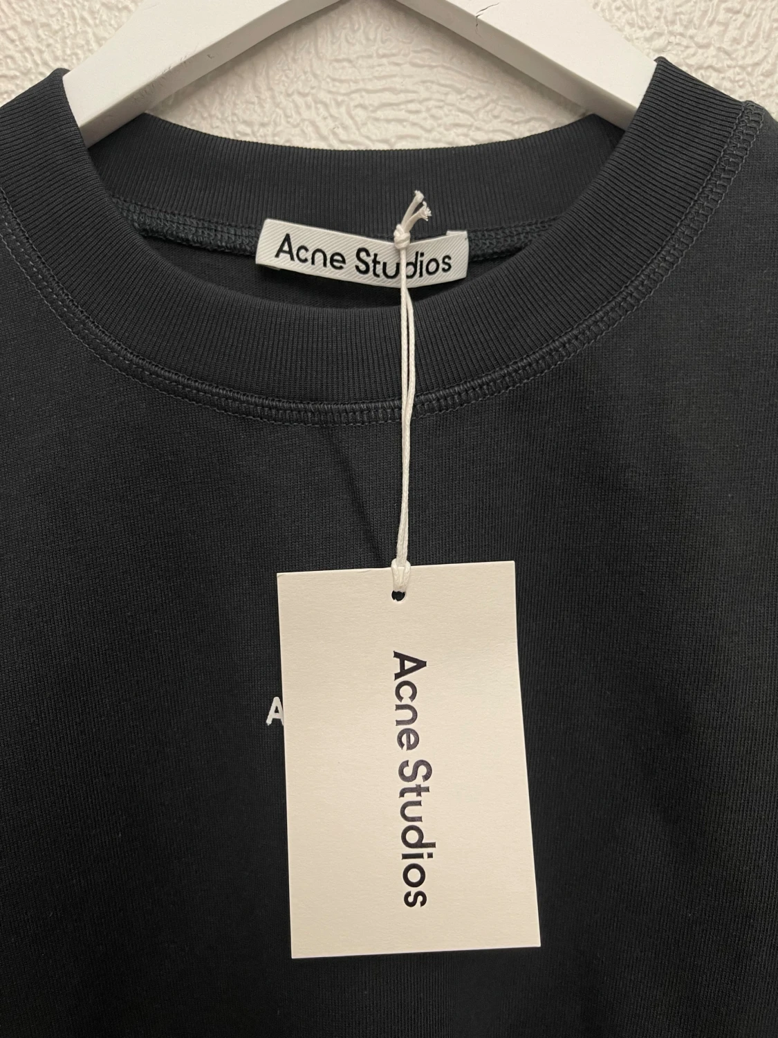 Svart t-shirt från Acne Studios - 3