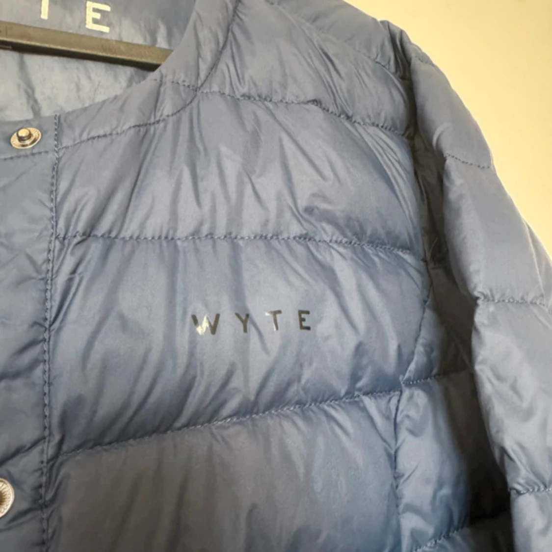 Blå dunjacka från Wyte - 1