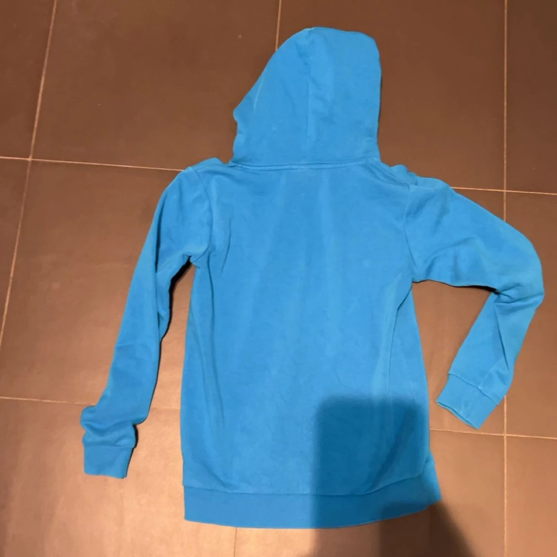 Blå hoodie från Peak Performance - 2