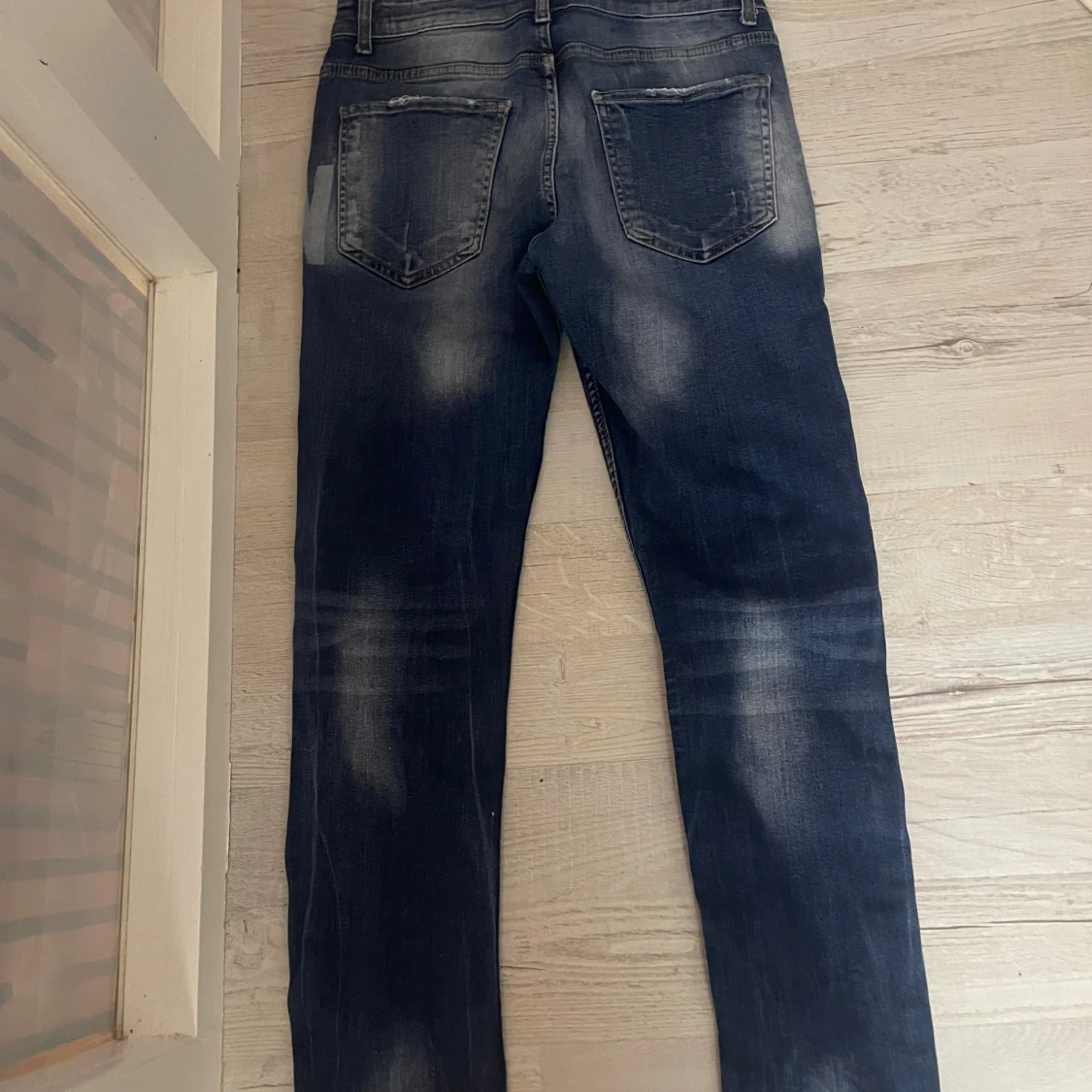 Dsquared2 mörkblå jeans med tryck - 1