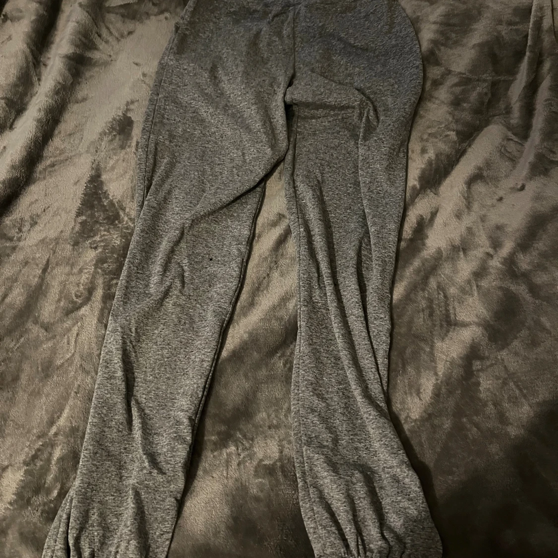 Gråa blacc byxor, s