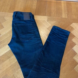 Replay Anbass  - Replay | Modell: Anbass | Stl: W28 L32 | Skick: 8/10 | Nypris: ~2000kr : pris kan diskuteras!