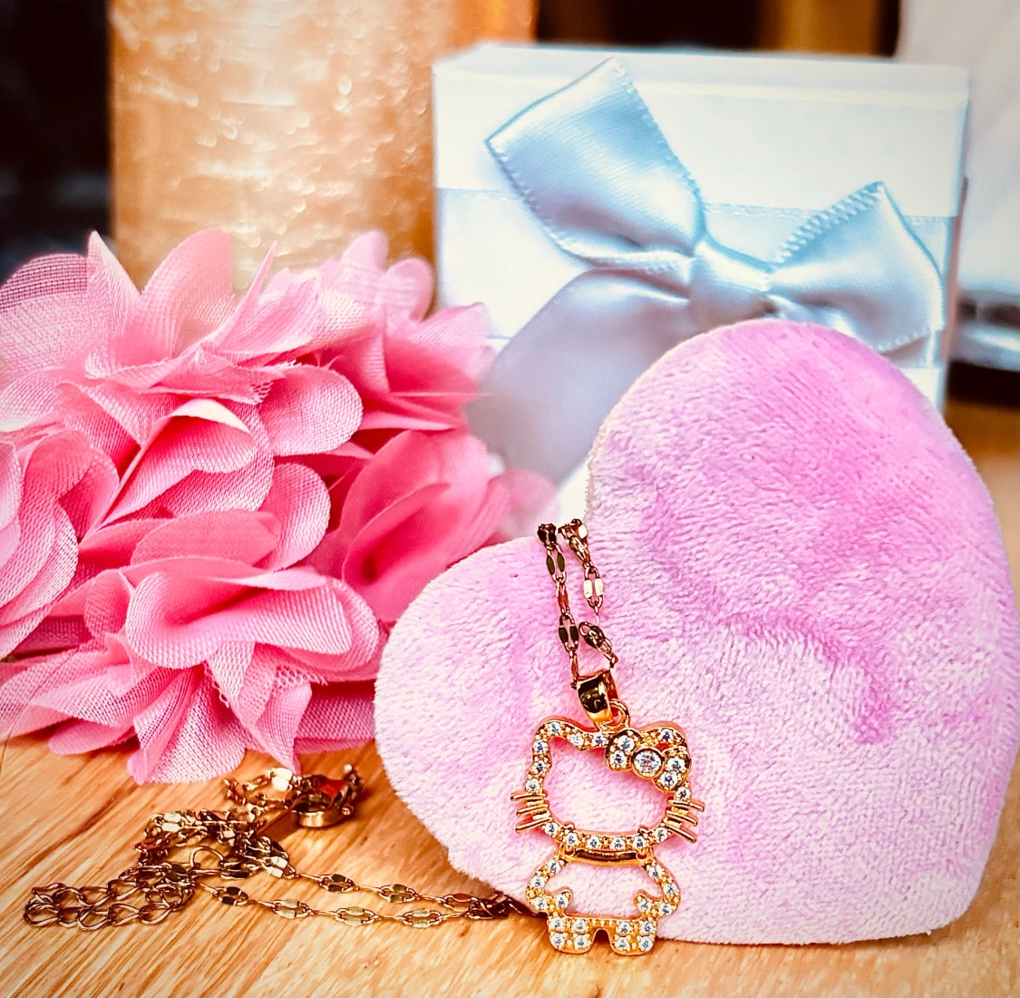 Sött halsband med Hello Kitty-motiv! - 3