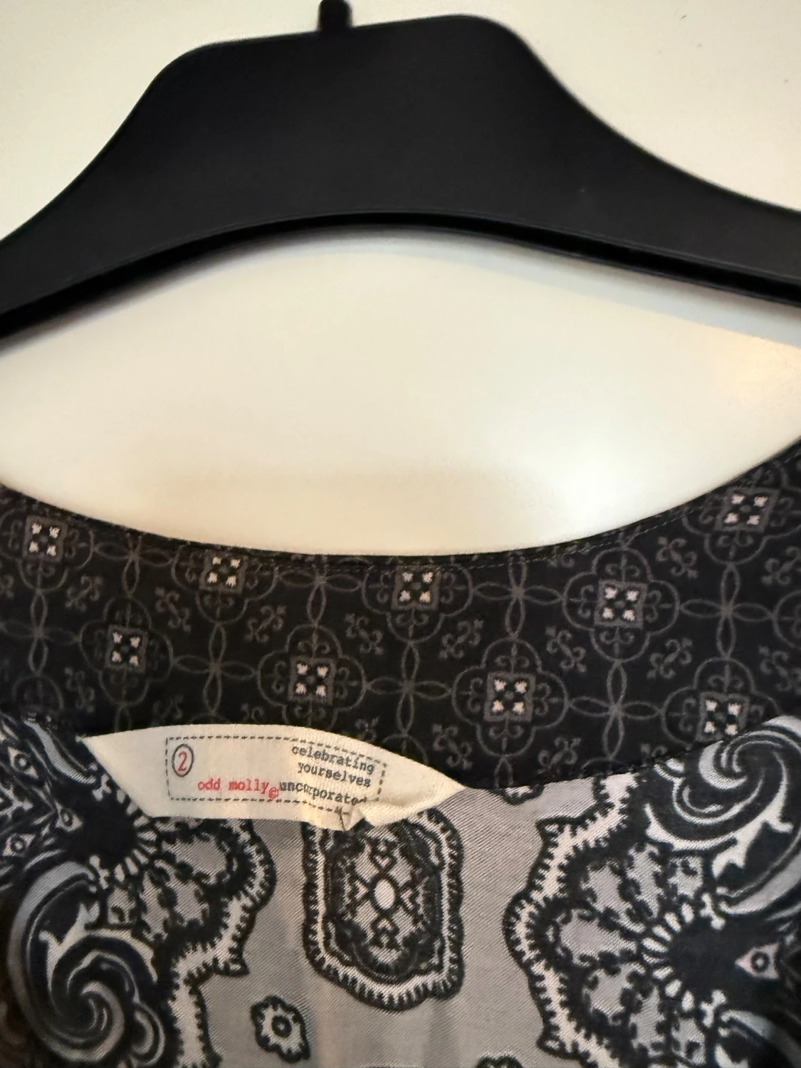 Svart och grå mönstrad Odd Molly klänning - 1