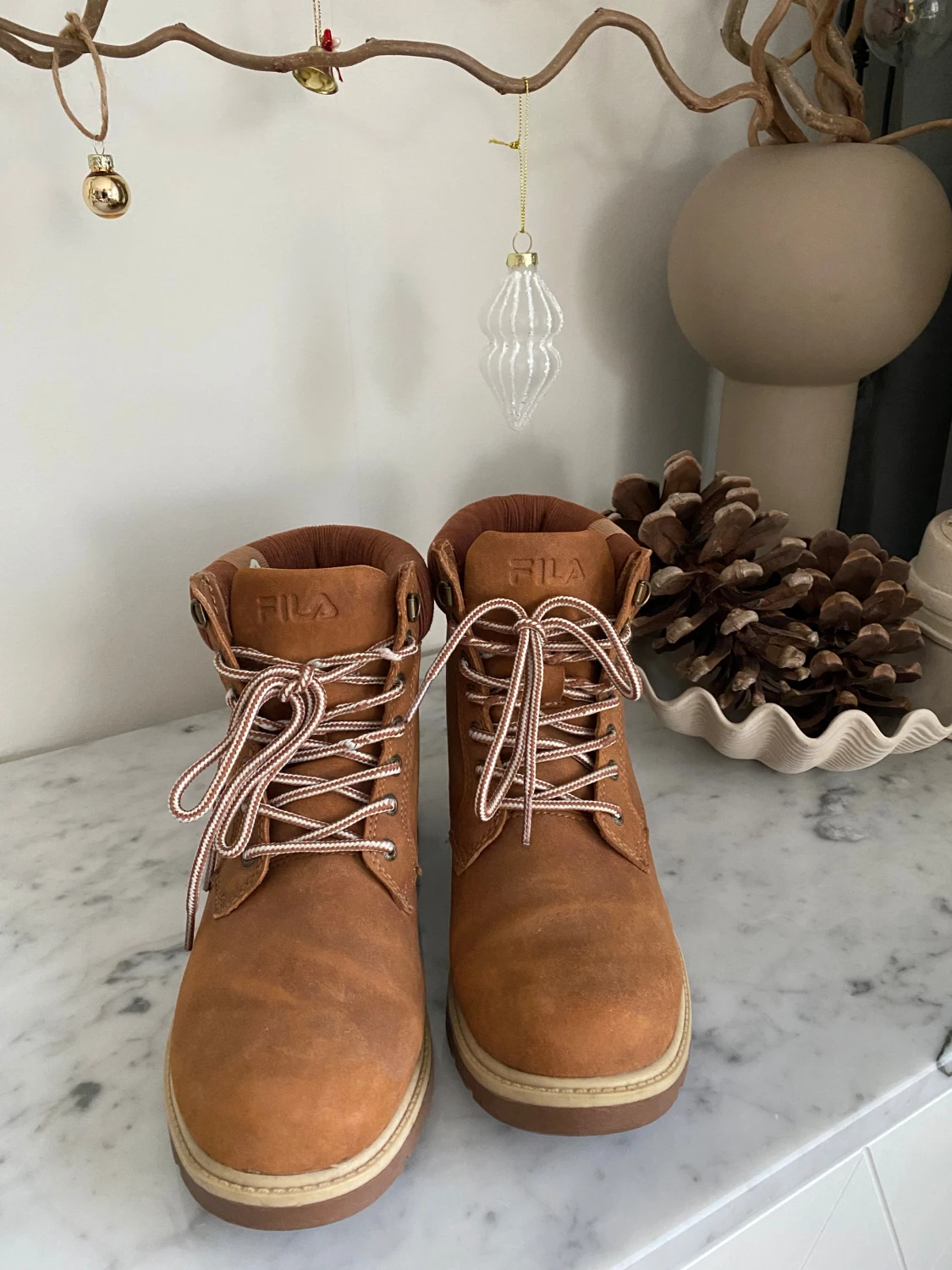 Fila kängor stl 38 – bruna, i mycket fint skick - 1