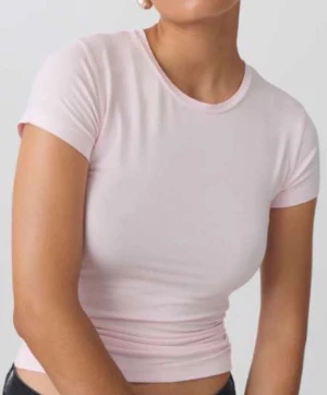 Ljusrosa t-shirt - Säljer en ljusrosa  T-shirt 🩷🩷