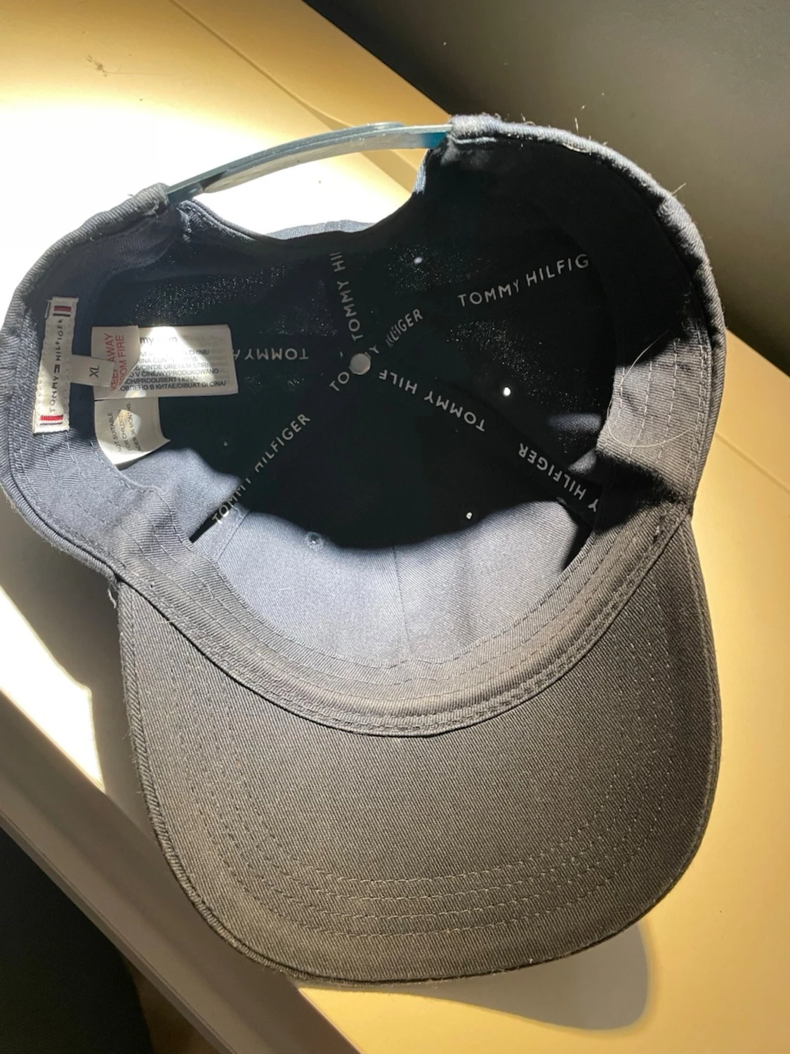 Mörkblå keps från Tommy Hilfiger - 2