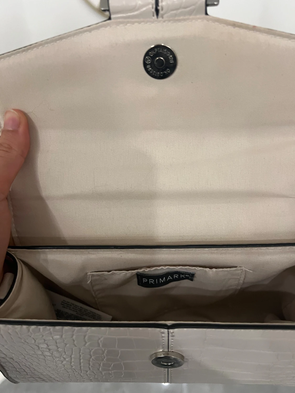 Off-white väska i skinn Primark - 3