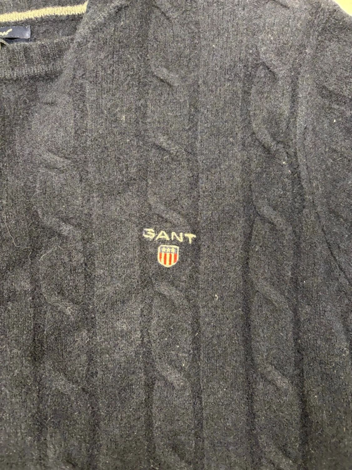 Mörkblå kabelstickad tröja GANT - 2