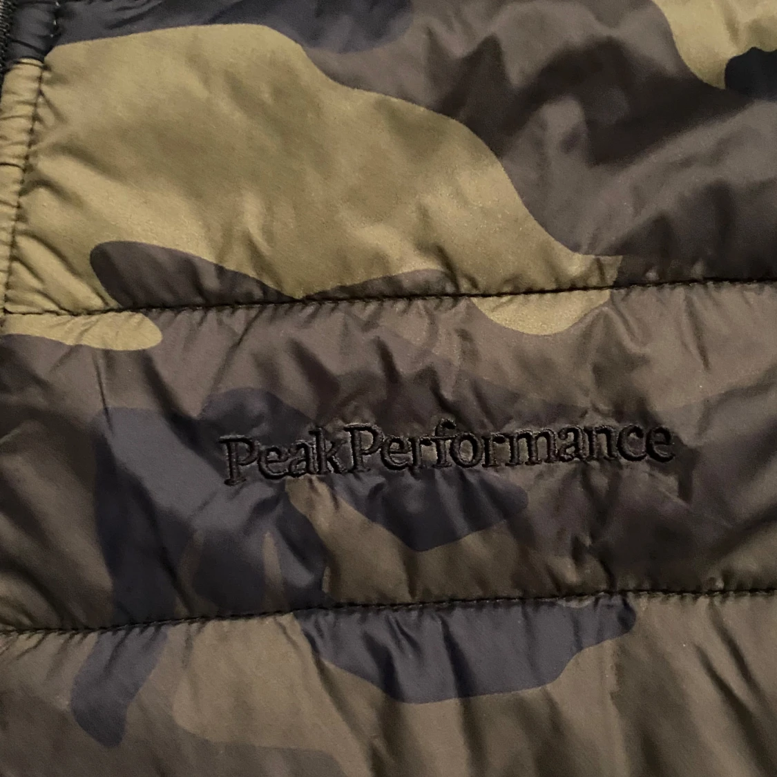 Camouflage pufferjacka Peak Performance - 3