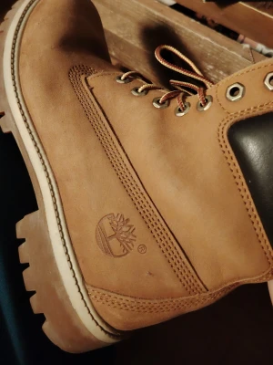 Timberland boots  - Säljer ett par klassiska Timberland boots då de inte passa min stil och inte har kommit till mycket användning. De är i väldigt bra skick då jag använde de väldigt sällan
