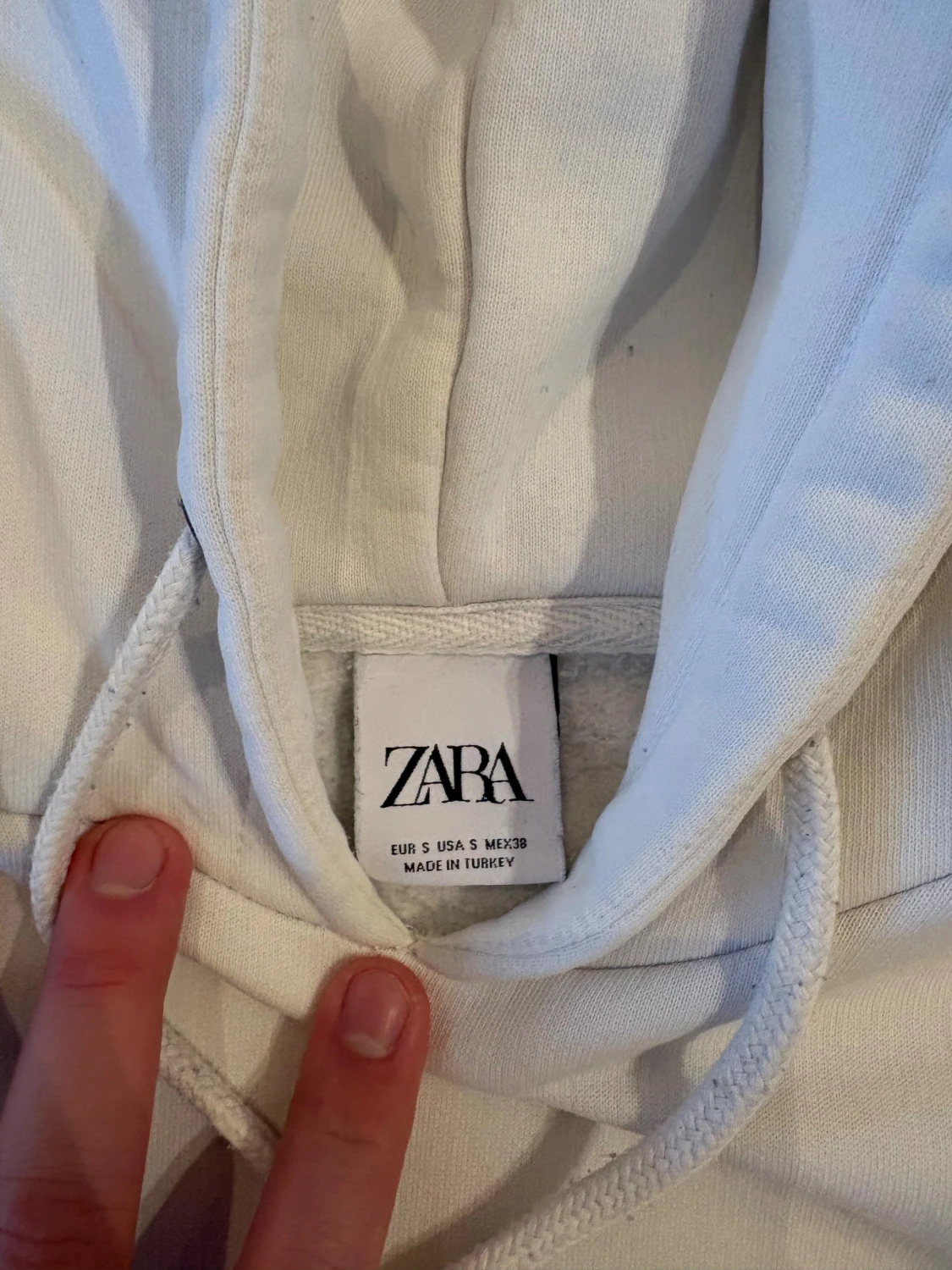 Vit hoodie från Zara - 1