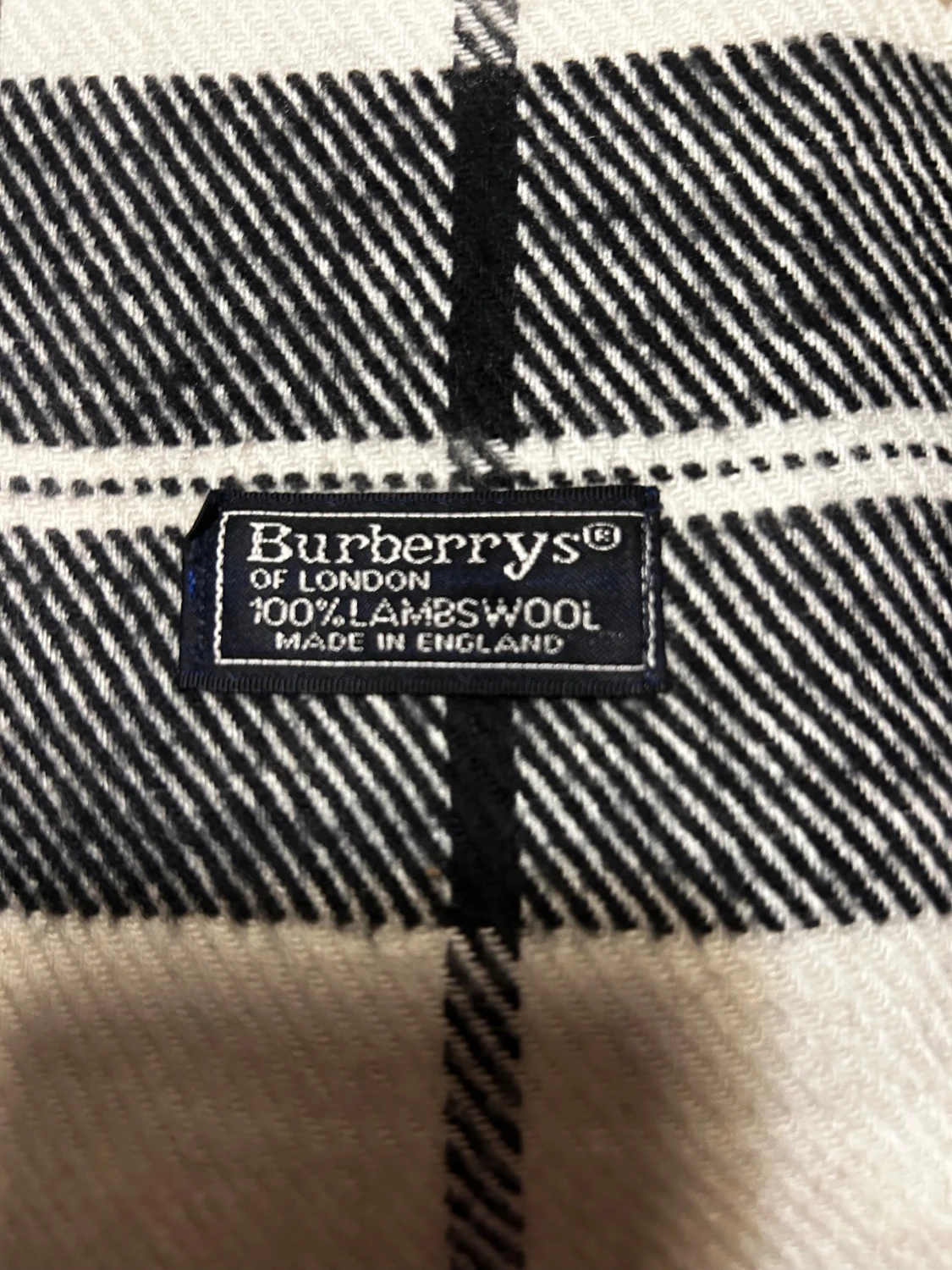 Rutig svartvit halsduk från Burberrys - 1