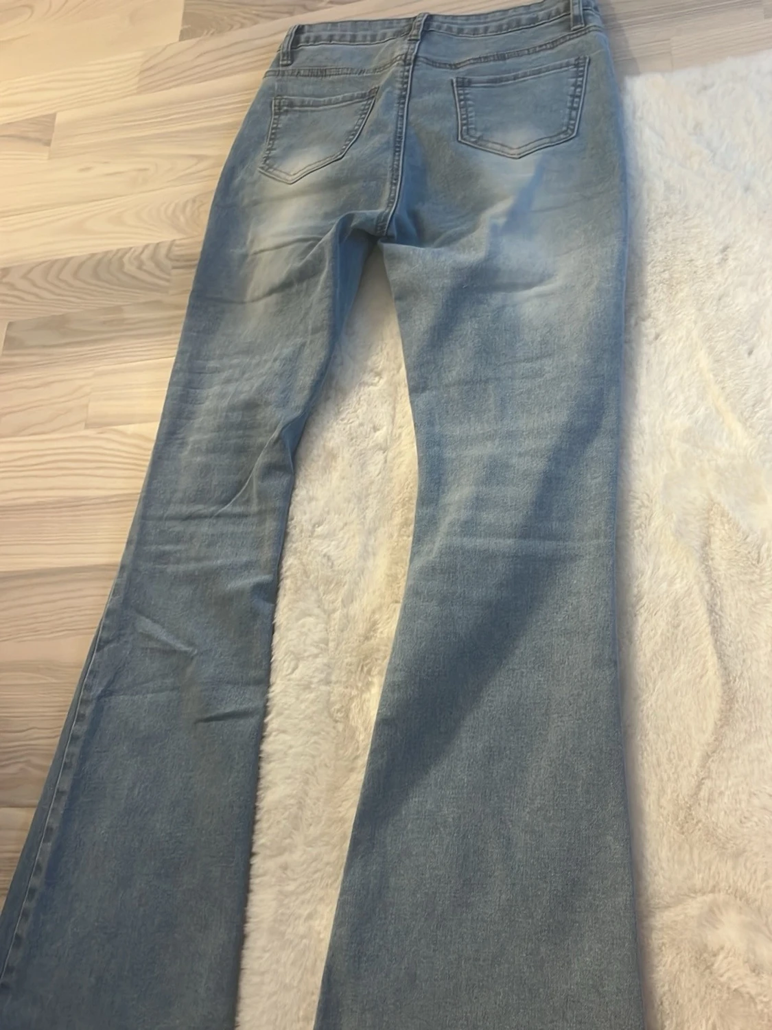 Ljusblå bootcut jeans - 2