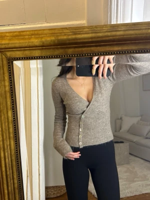 Tröja - Finaste tröjan från Gina tricot i strl xs. Alpaca blend! Knappt använd så jättebra skick. Strl xs.