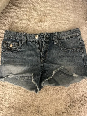 Blå jeansshorts gina - Mycket bra skick 