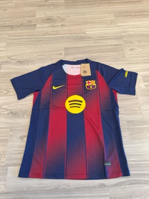 FC Barcelona Hemmaställ 2025/26 Fotbollströja  - FCBARCELONA Hemmaställ 2025/26,Storlek S,Nyskick