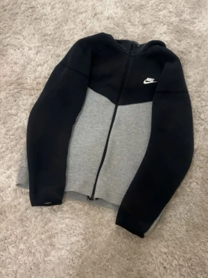 Nike tech fleece  - Mycket Bra skick 