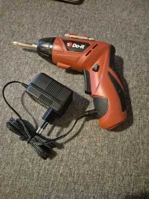 Liten stark skruvdragare smidig  - Liten smidig stark skruvdragare. 