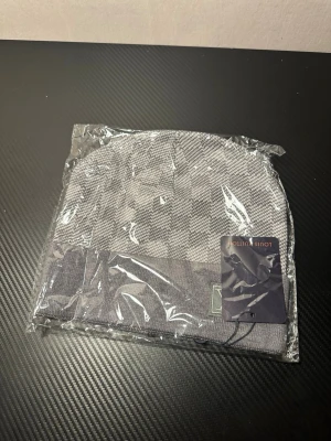 Grå Zara mössa - Helt ny!!