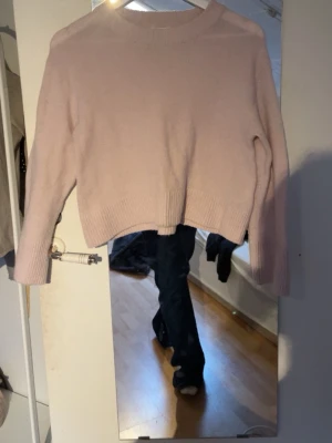 rosa stickad tröja - Använd några gånger men endå i bra skick!! 💕