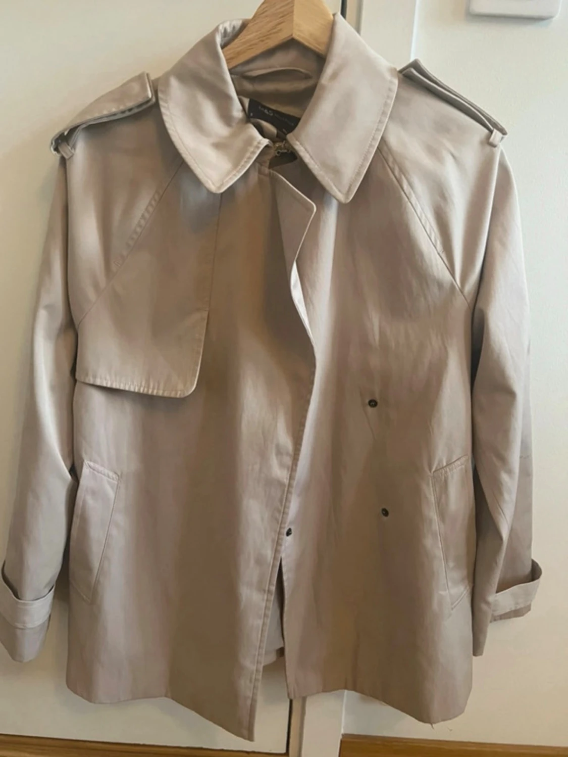 Beige trenchcoat från M&S Collection