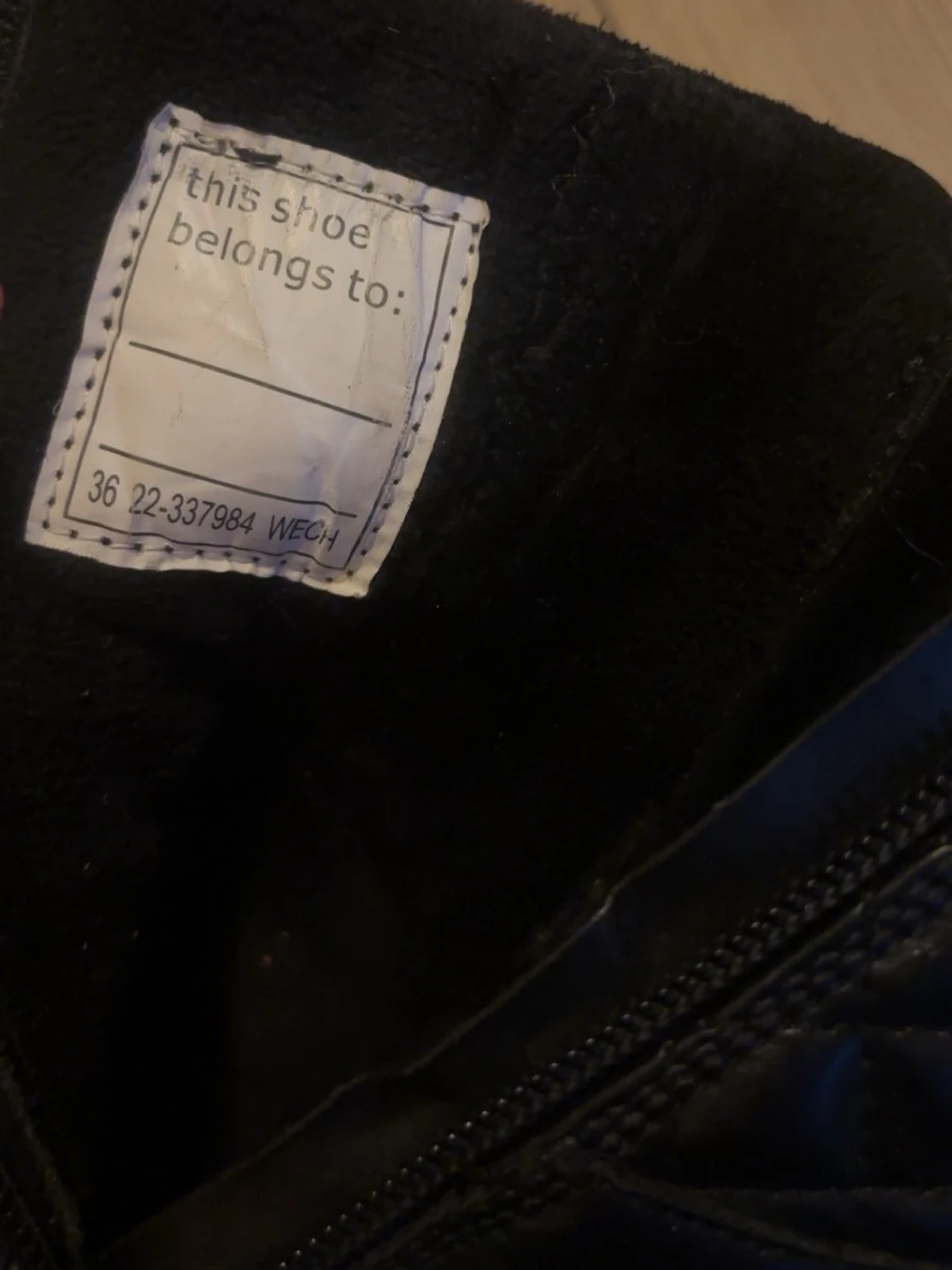 Svarta boots med quiltad detalj - 2