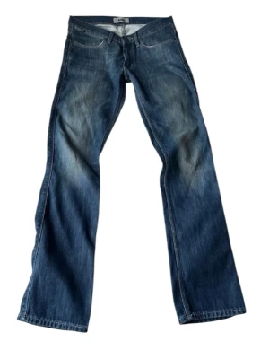 Acne Jeans - Sjuka Acne Studios jeans med snygg wash och fade☺️ Skriv privat för fler frågor osv!! STORLEK W30 L32