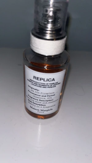 Maison margiela fireplace  - Säljer nu min maison margiela fireplace parfym eftersom jag har köpt en ny parfym den har ca 30 ml kvar 
