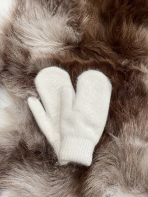 Stickade vantar - Helt oanvända, sticks inte och de är dubbelfodrade