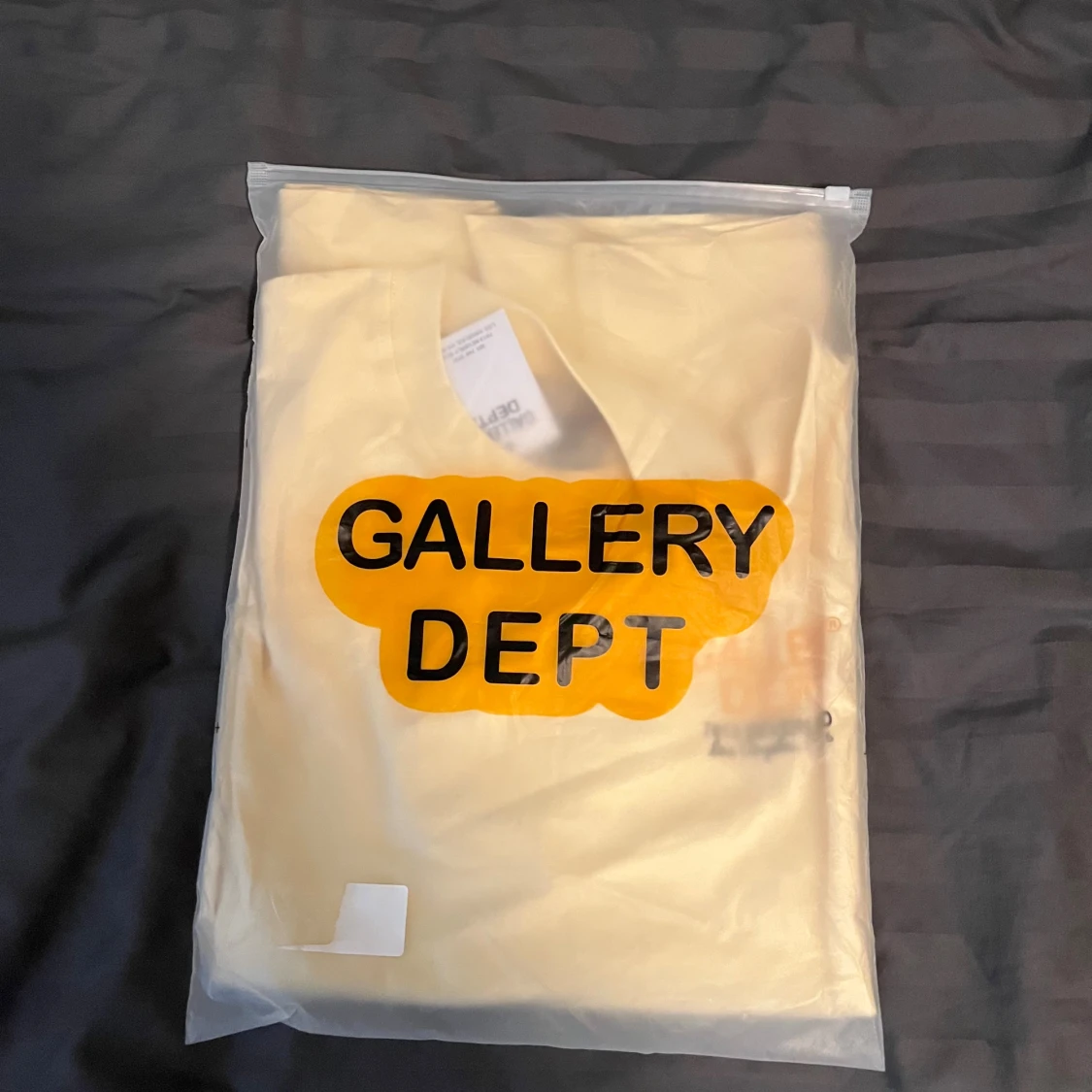Beige t-shirt från Gallery Dept  - 3