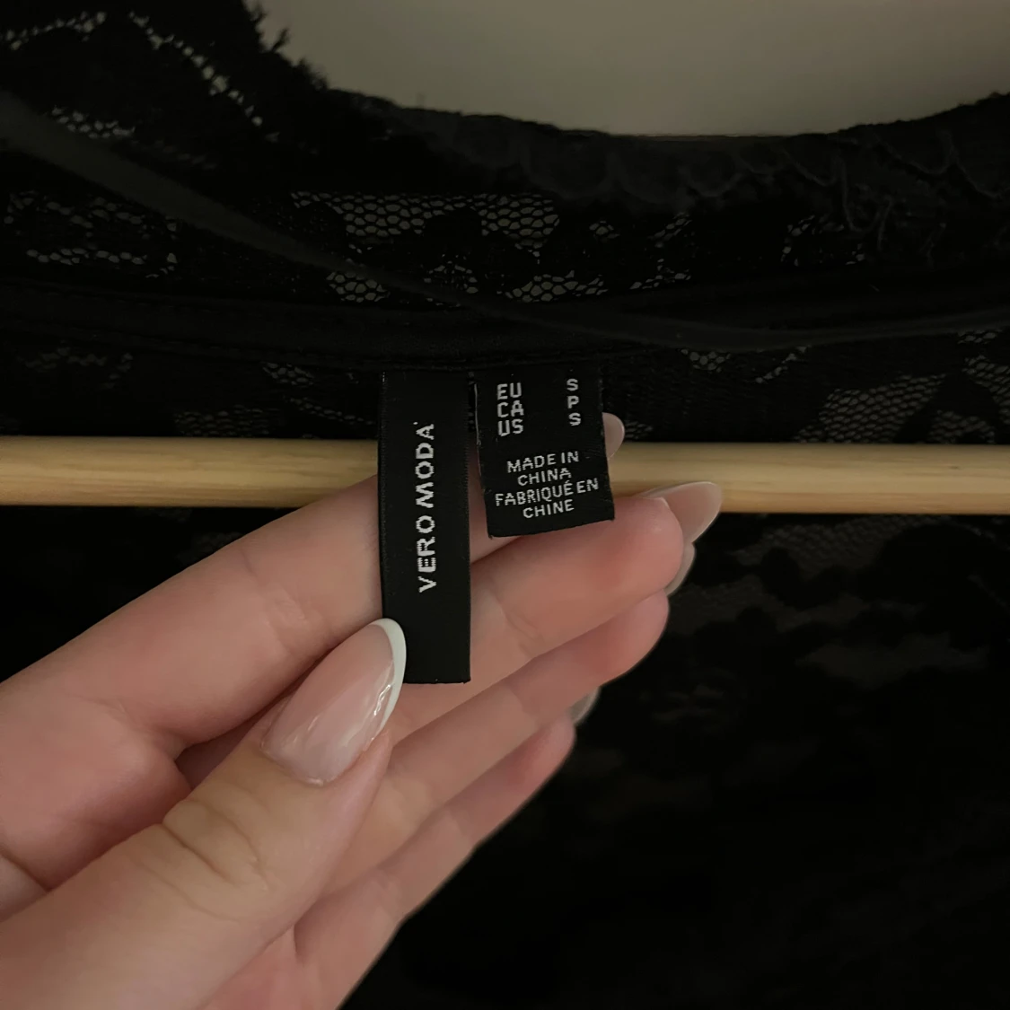 Svart spetsblus från Vero Moda - 1