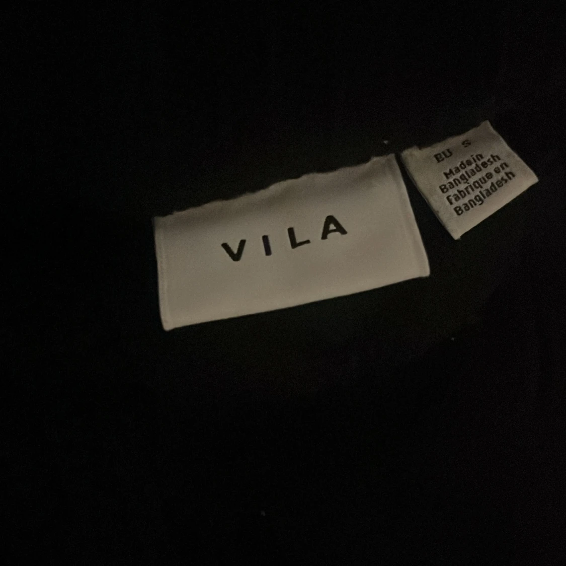 Svart polotröja från VILA - 2