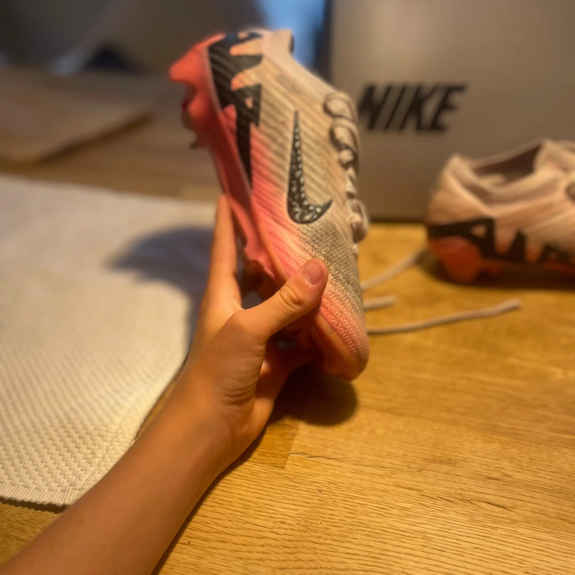 Nike Air Zoom fotbollsskor beige/rosa - 2