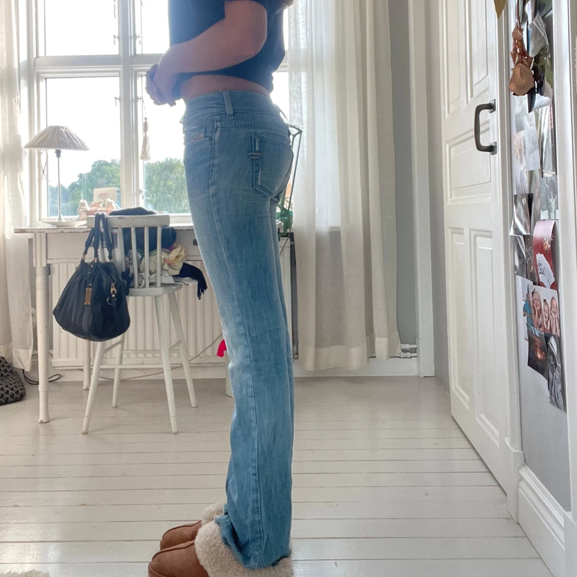 Ljusblå lågmidajde bootcut jeans från diesel - 1