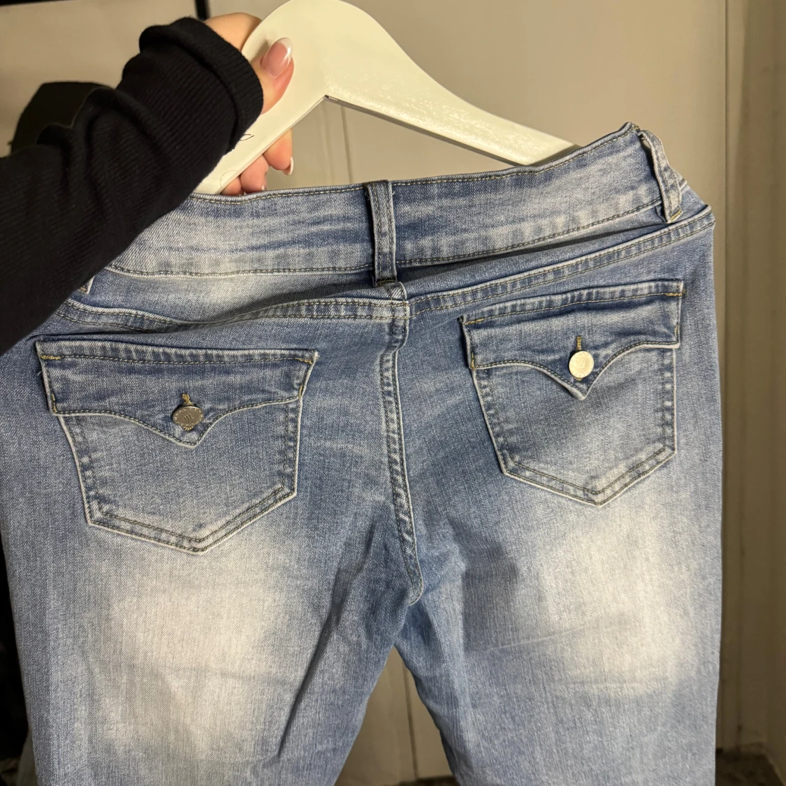 Ljusblå bootcut jeans från Madlady - 3