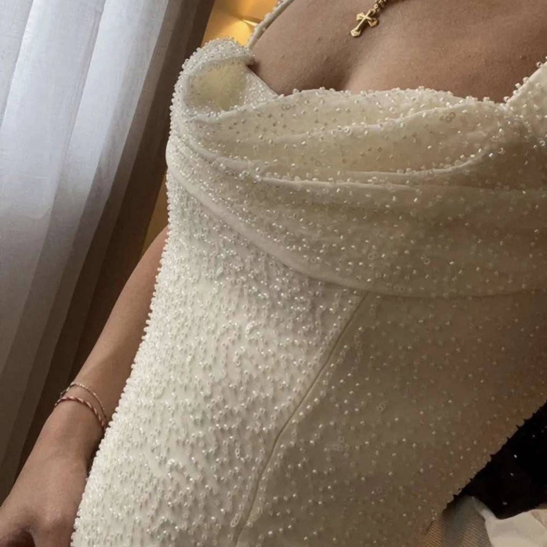 Vit långklänning med pärlor från OhPolly - 1