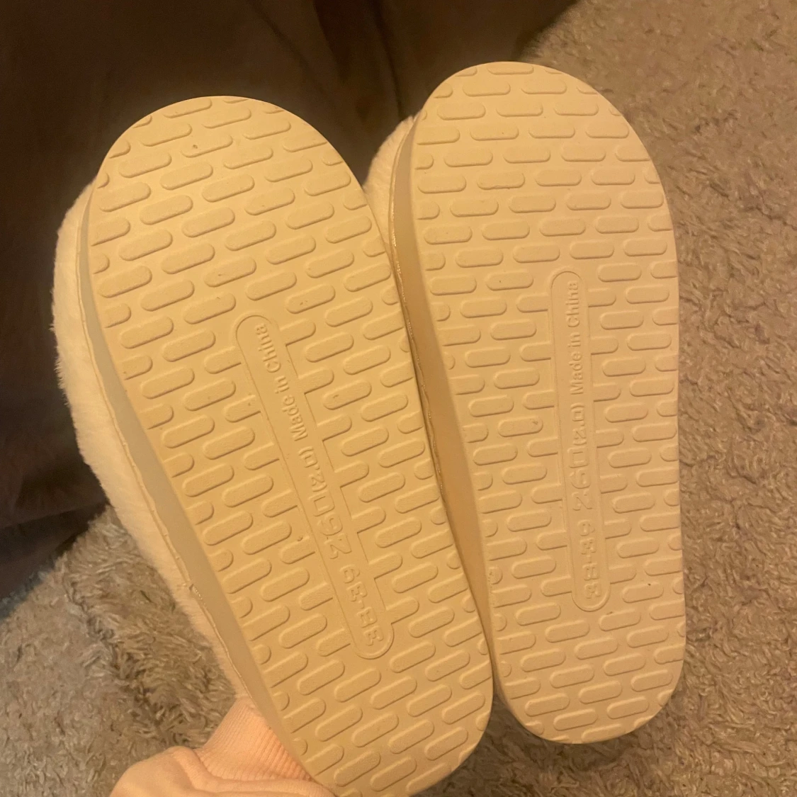 Hello Kitty fluffiga tofflor - 3