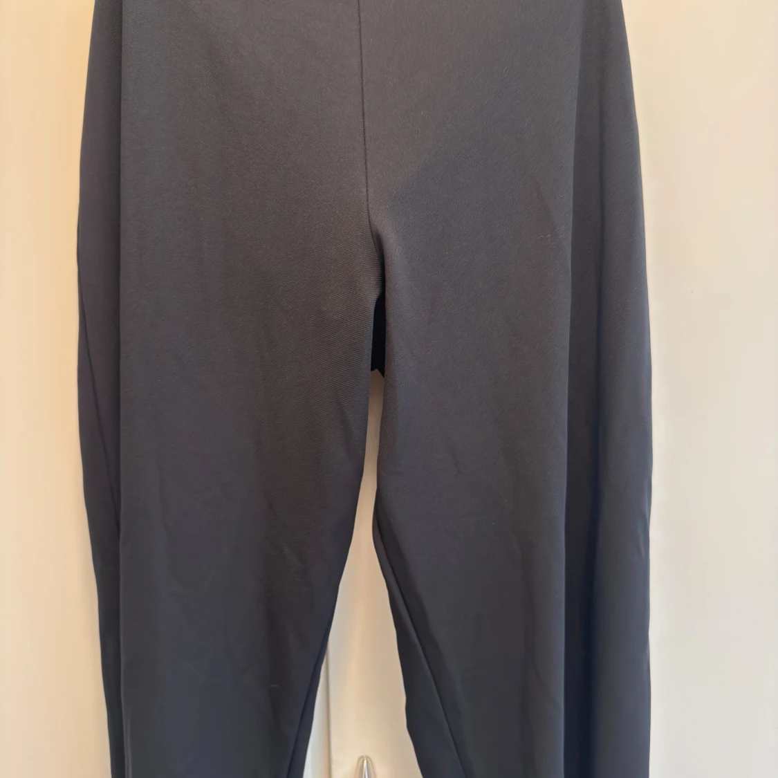 Svarta kostymbyxor med rak passform - 1