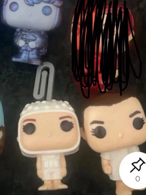 Strangers things kinder joy - Jag är öppen bara för att göra trade asså att jag får 3 andra och ni får dessa, eller bara en, vi helst i Stockholm tack hahahah