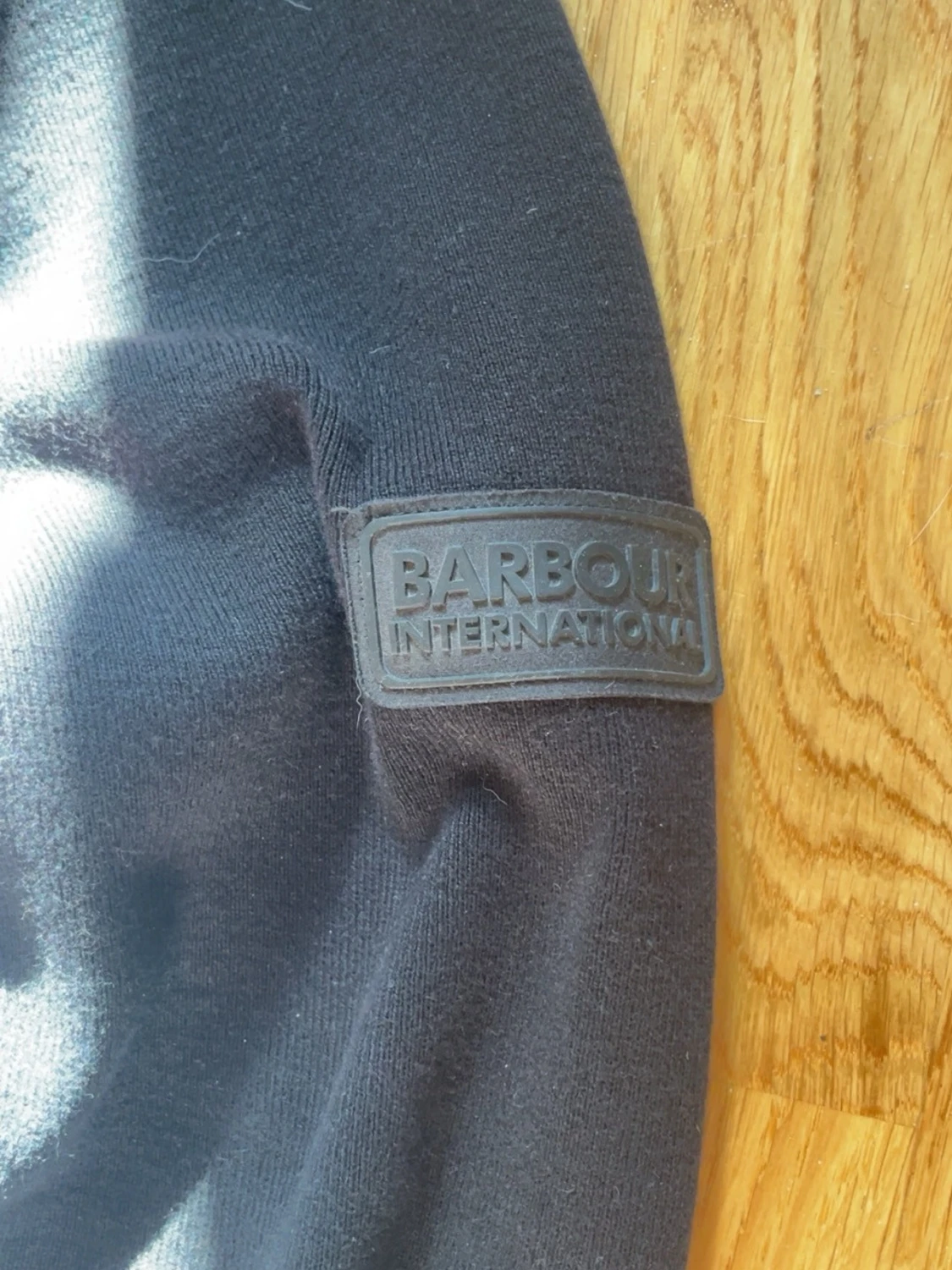 Svart cardigan från Barbour Intl - 2