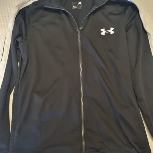 Jacka - Under armour  