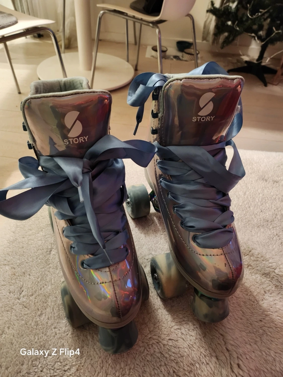 Holografiska rullskridskor Story 37 - 4