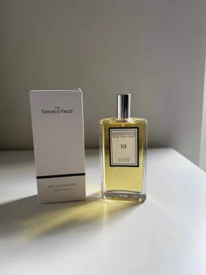 The Essence Vault  - 100 ml, se bilder. Inspirerad av Black Orchid. 