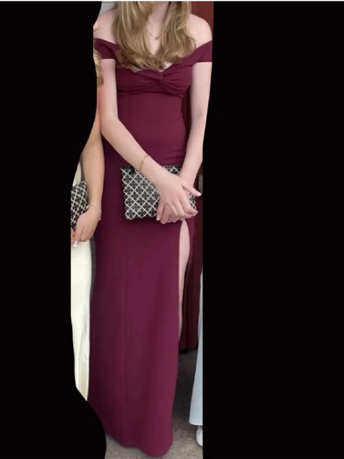 Vinröd offshoulder långklänning